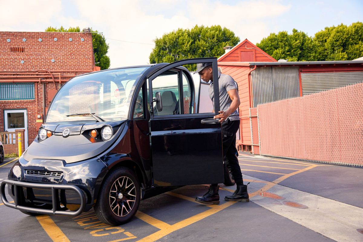 GEM-eLXD-MY24-Lbox-rear-loading-zone-03-1201x800-5b2df79