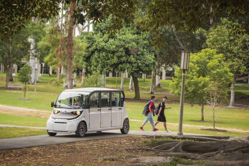 electric shuttle for six passengers